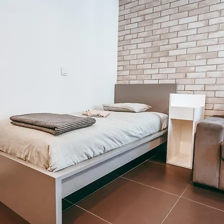 Wake Up Hotel apartamentowy Esch-sur-Alzette